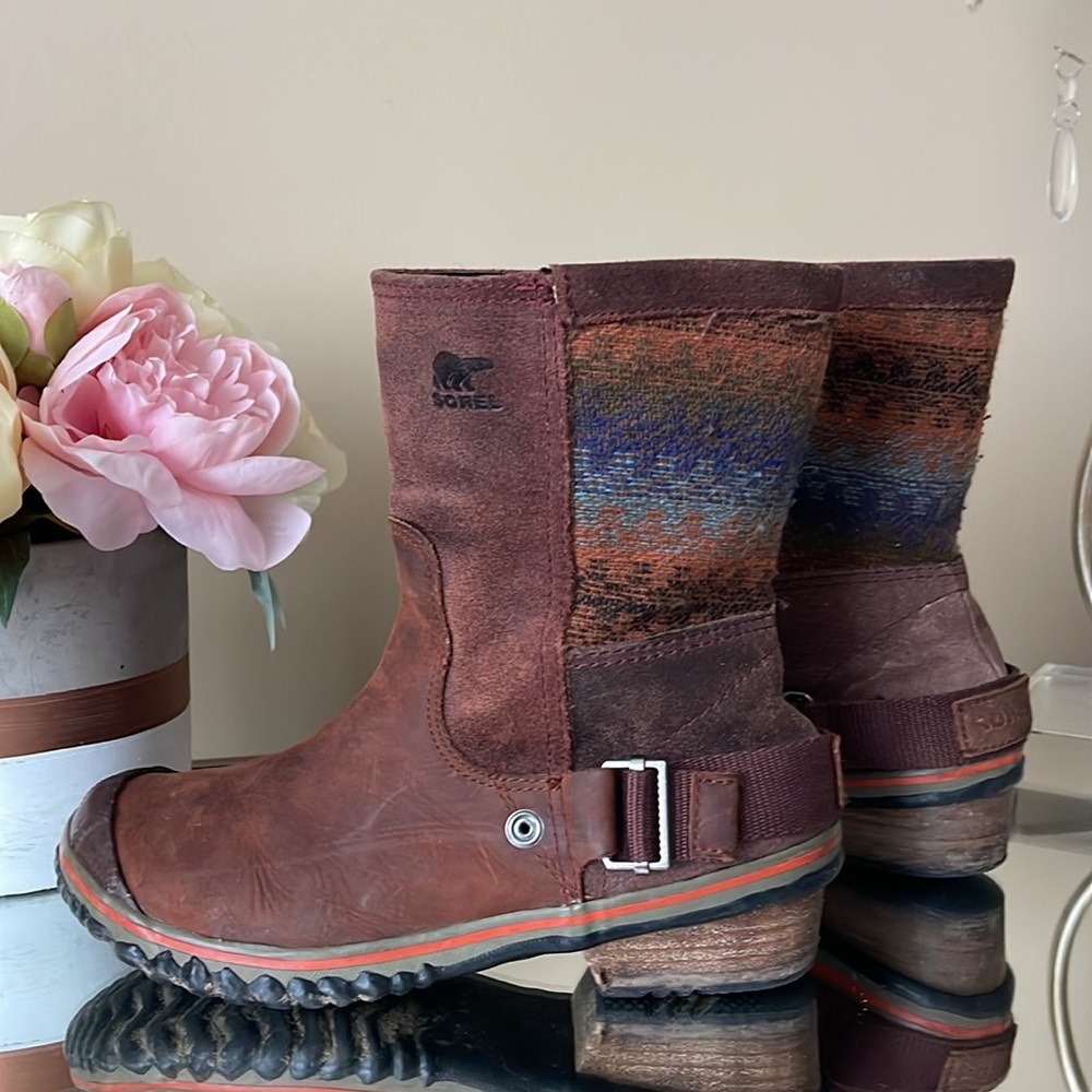SOREL Brown Slimshortie Boots - Picture 2 of 12